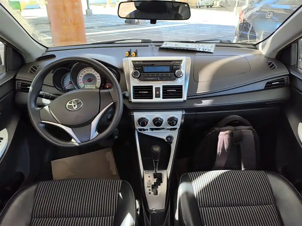 Toyota YARiS L Zhi Xuan 2015 1.5G Auto Sunroof Special Edition фото 10