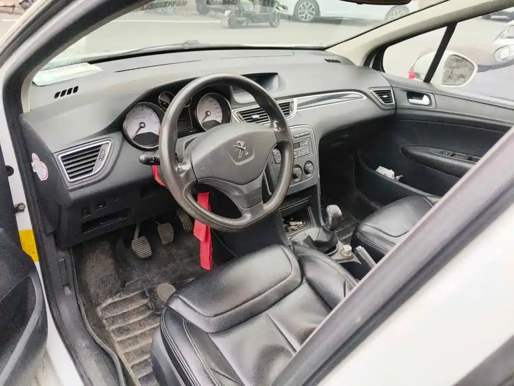 Фото 12 - Peugeot 308