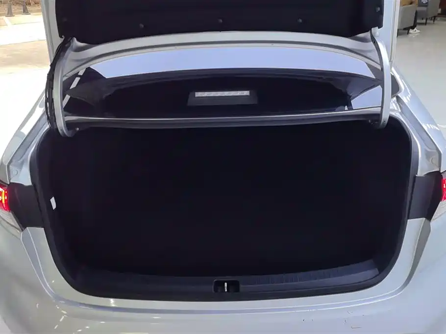 Toyota Levin 2021 185T CVT Sport Edition фото 4