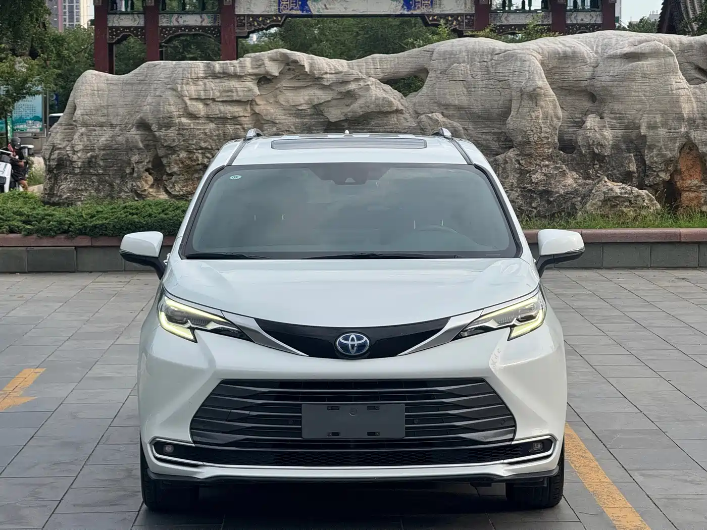 Фото 2 - Toyota Sienna