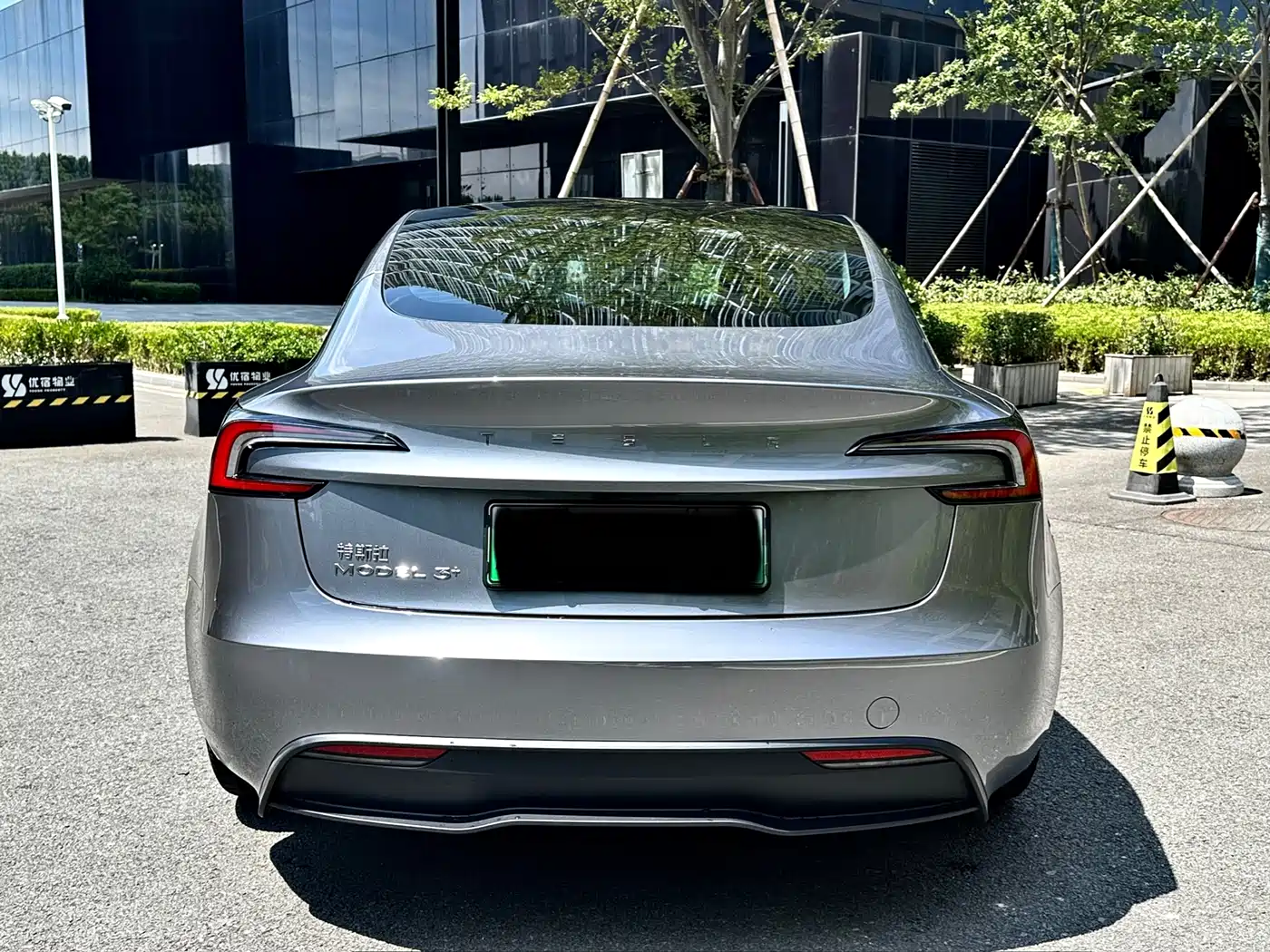 Tesla Model 3 2025 Long Range All-Wheel Drive фото 12