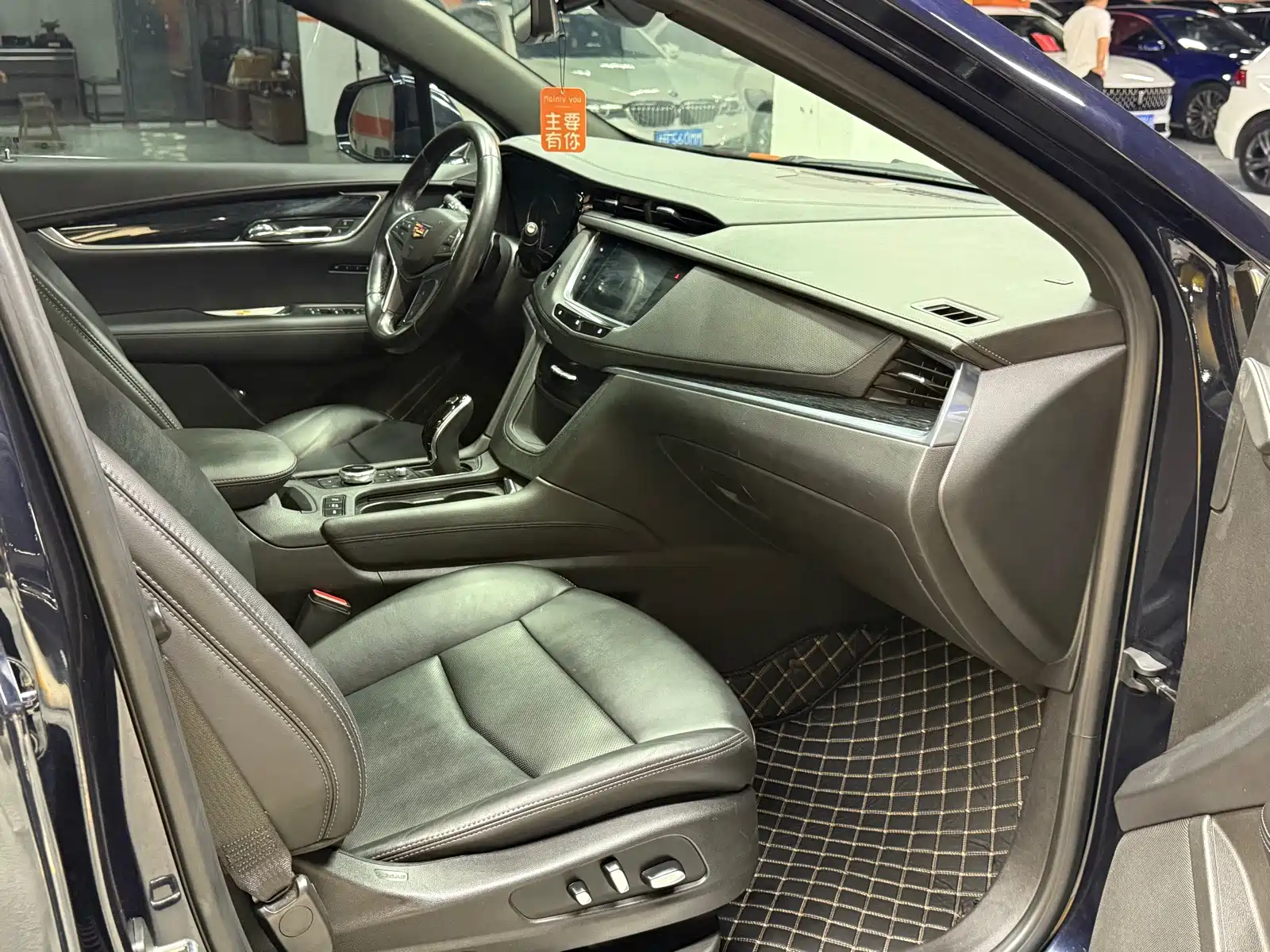 Photo 12 - Cadillac XT5