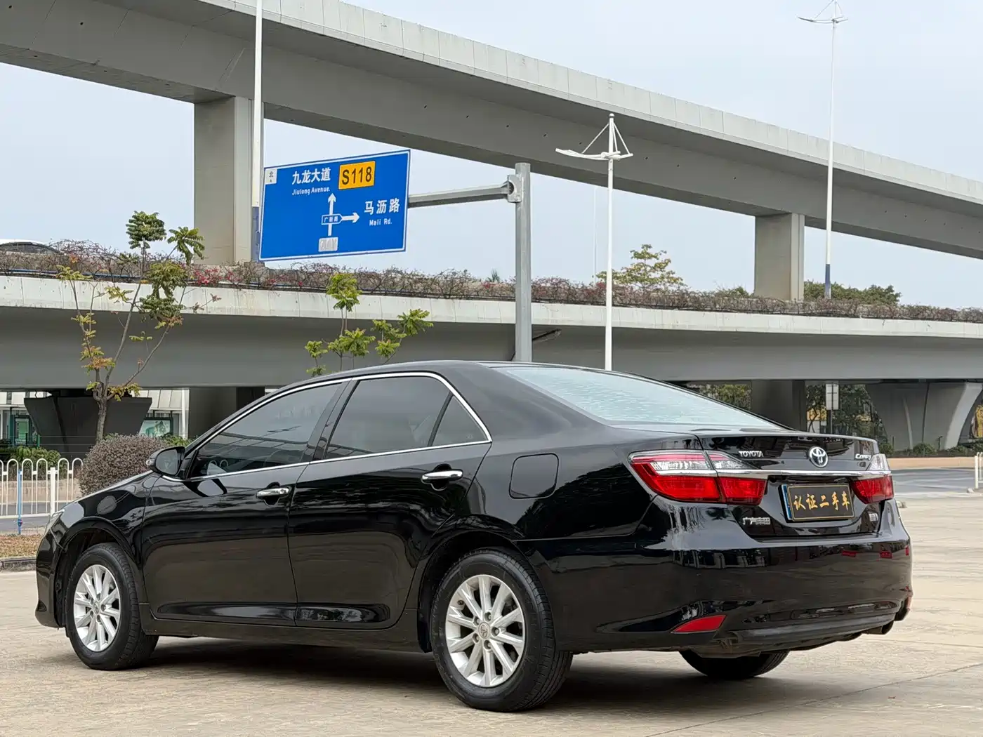 Фото 3 - Toyota Camry