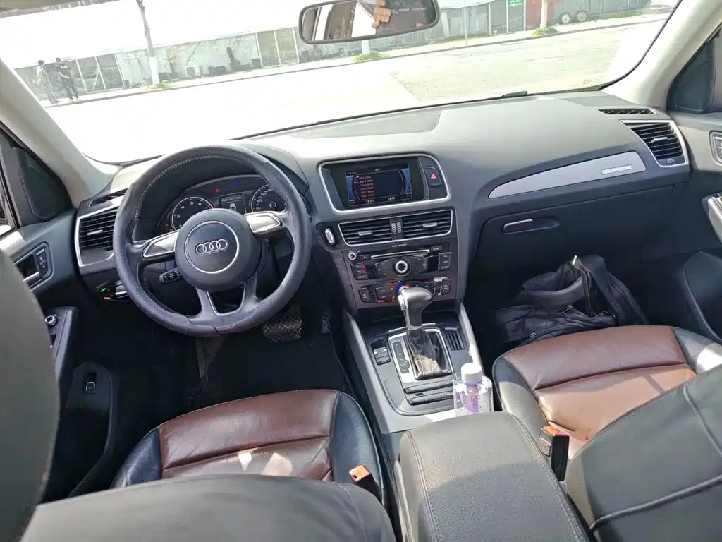 AUDI Q5