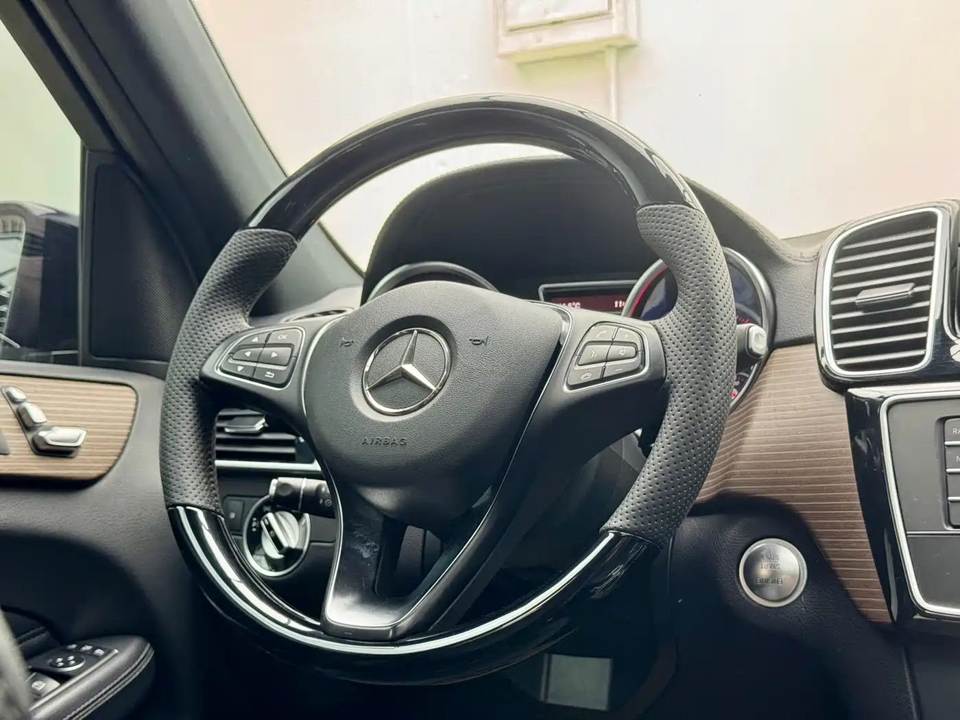 Mercedes-Benz GLE 2018 GLE 320 4MATIC Dynamic Ultimate Edition фото 14