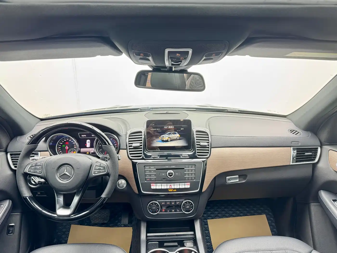 Mercedes-Benz GLE 2018 GLE 320 4MATIC Dynamic Ultimate Edition фото 5