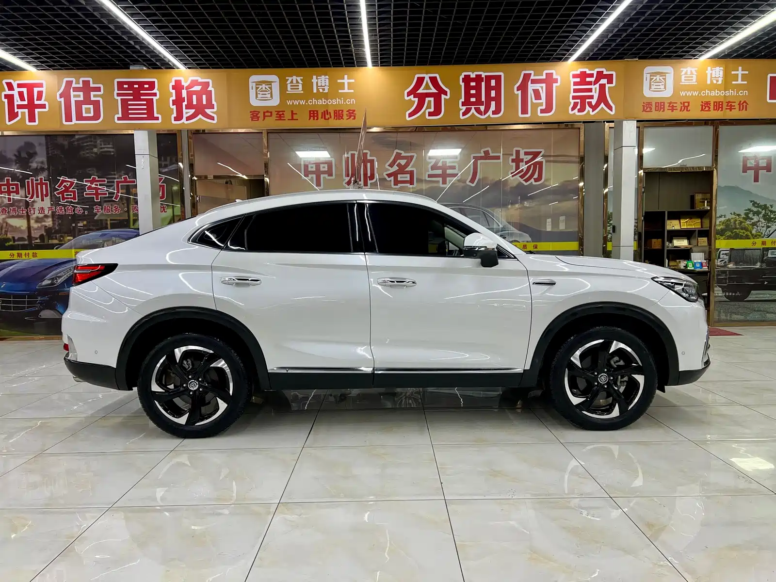 Фото 7 - Changan CS85
