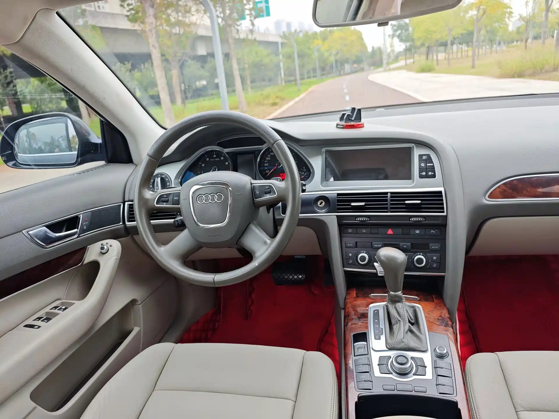 Photo 5 - Audi A6L