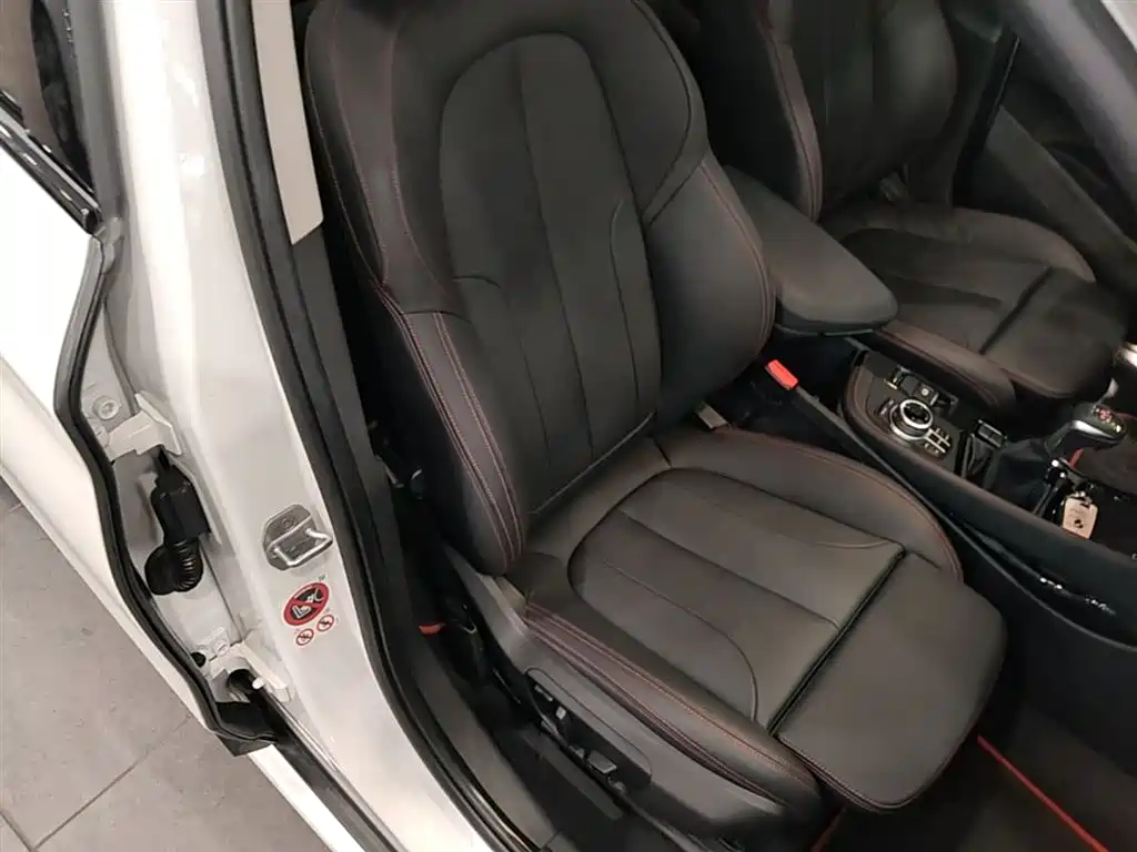 BMW X1 2016 sDrive20Li Luxury Model фото 25