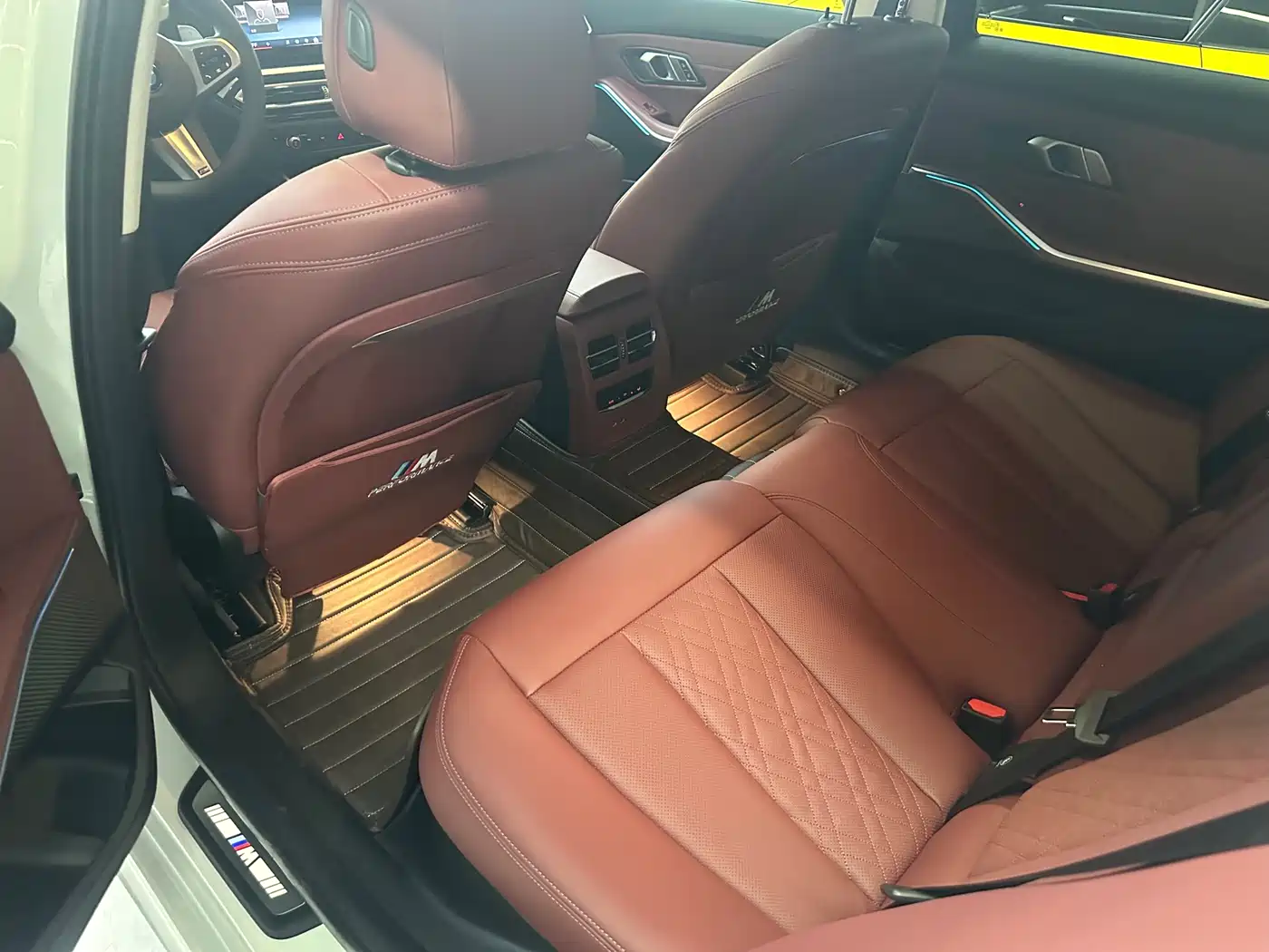 BMW 3 Series 2024 325Li M Sport Package фото 12