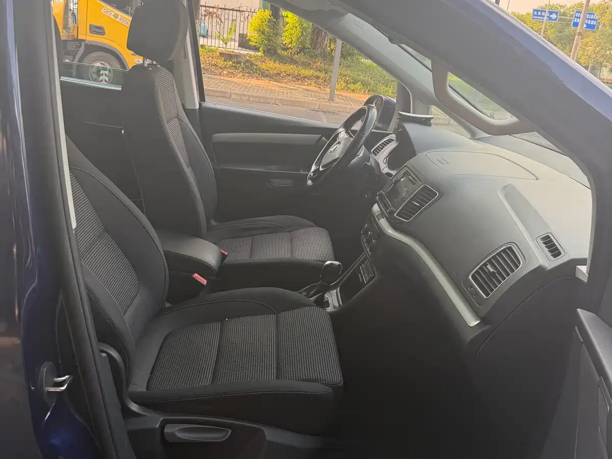 Volkswagen Sharan 2018 2018 380TSI Comfort 7-Seater