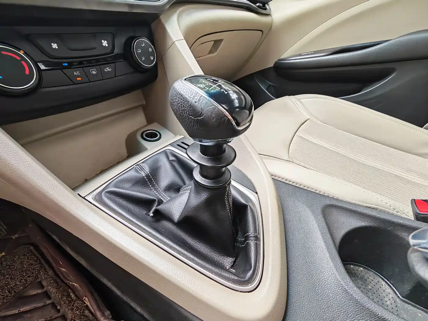 Buick Excelle 2017 15N Manual Elite фото 10