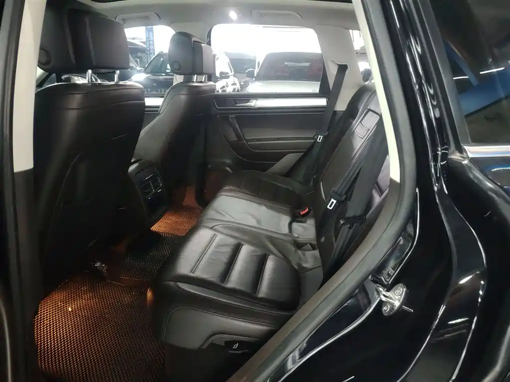 Volkswagen Touareg 2017 3.0TSI Explorer Edition фото 17