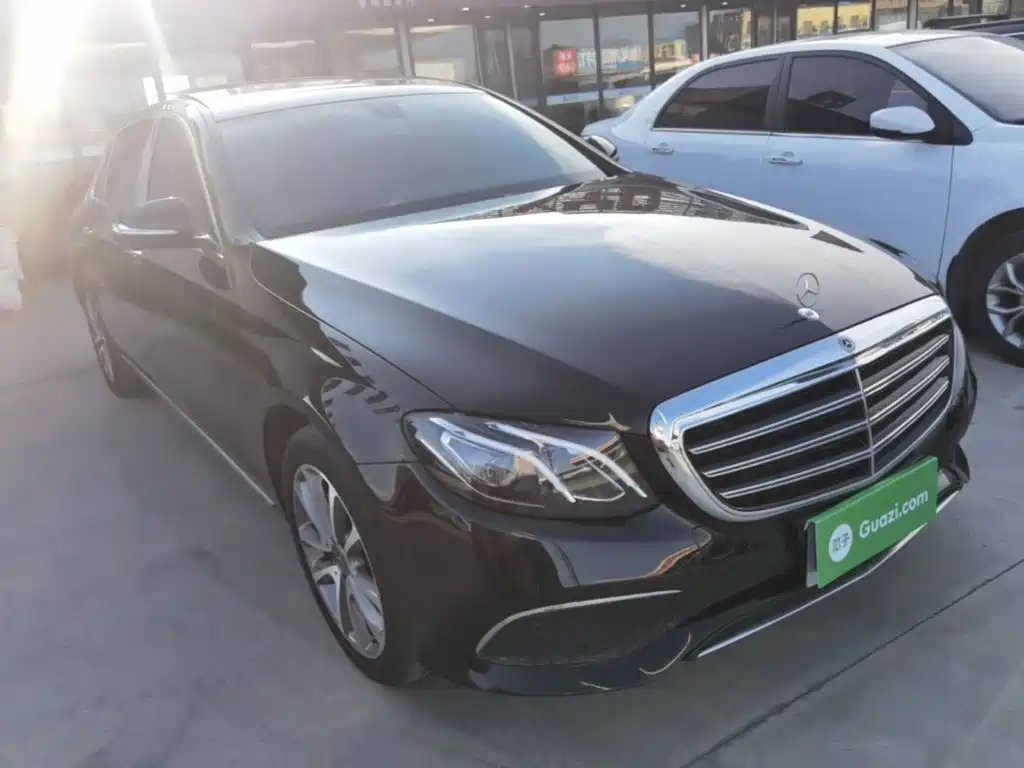 Photo 4 - Mercedes-Benz E-Class