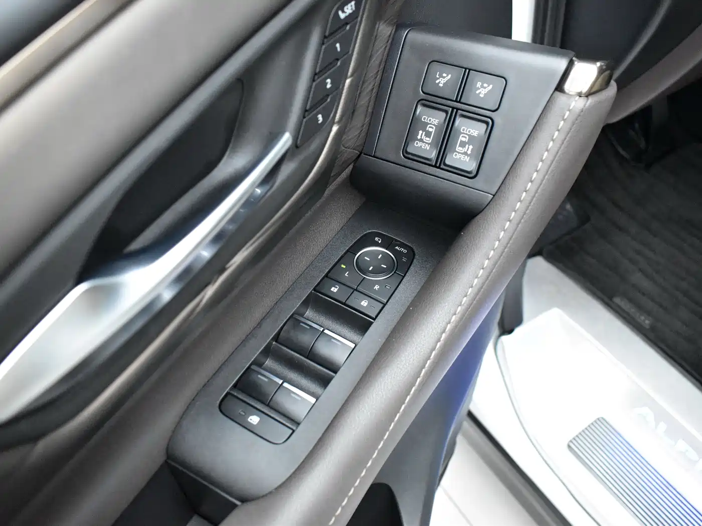 Toyota Alphard 2025 2024 Hybrid 2.5L Ultimate Enjoyment Edition