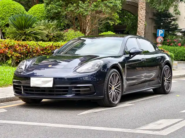 Porsche Panamera 2019