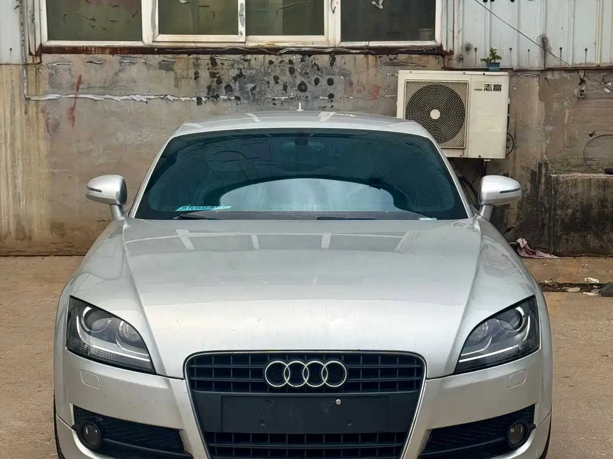 Фото 2 - Audi TT