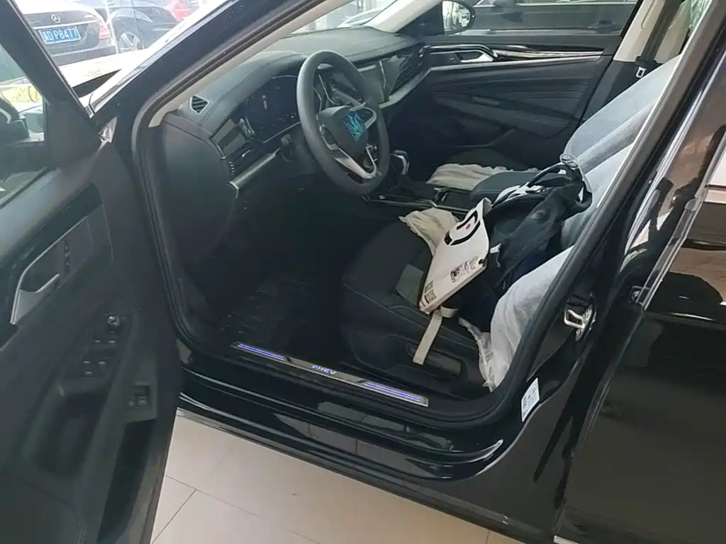 Volkswagen Passat New Energy 2026 2025 430PHEV Hybrid Business Edition