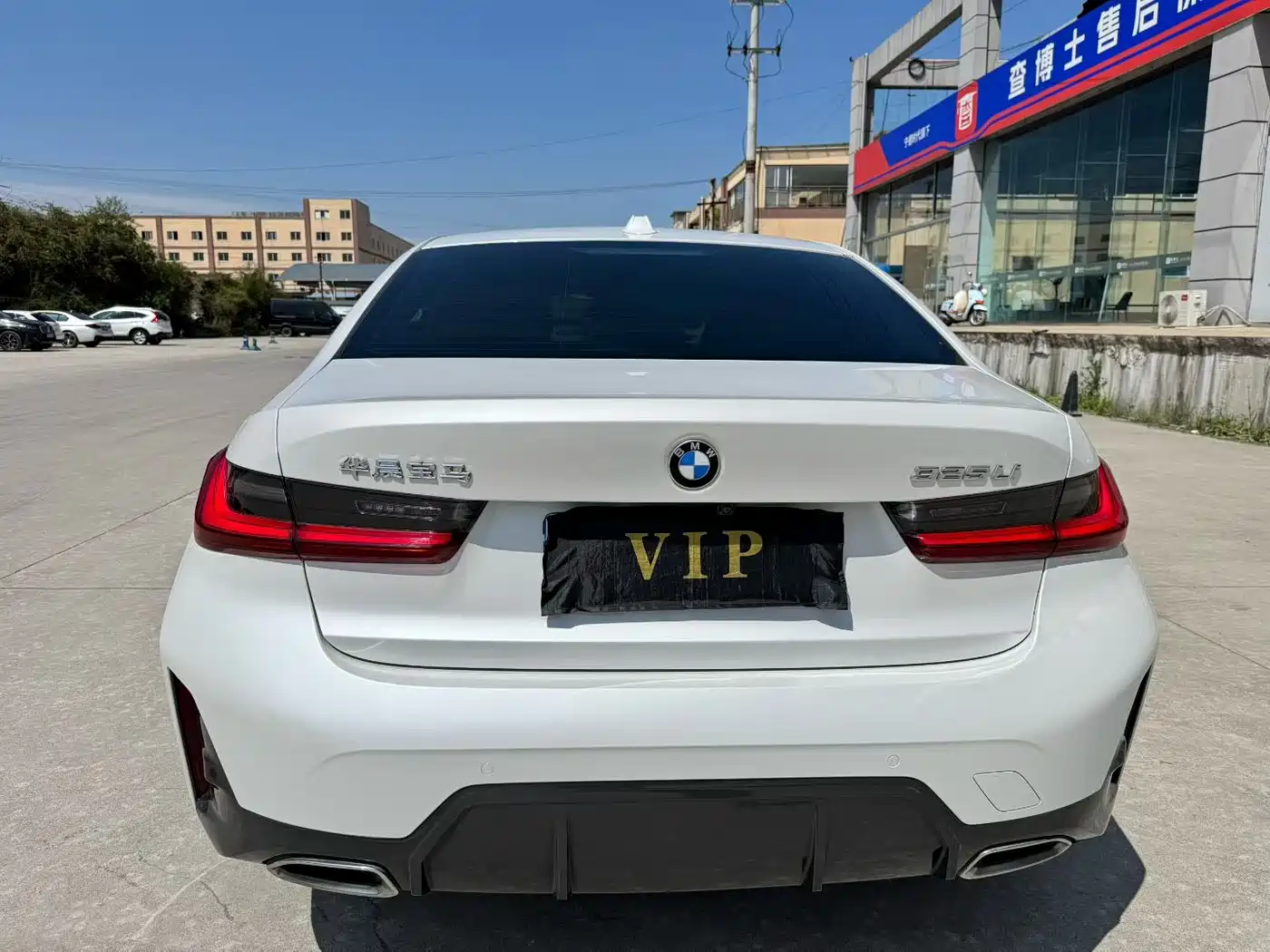 BMW 3 Series 2024 325Li M Sport Package фото 8