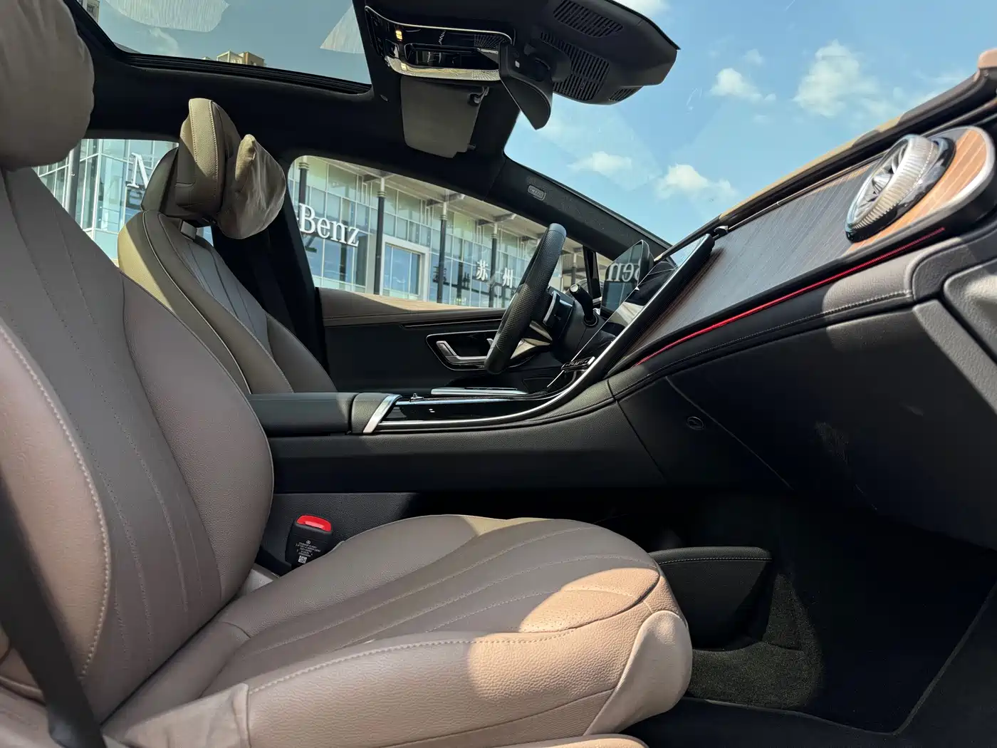 Mercedes-Benz EQE 2025 2025 Model 500 4MATIC Luxury Edition