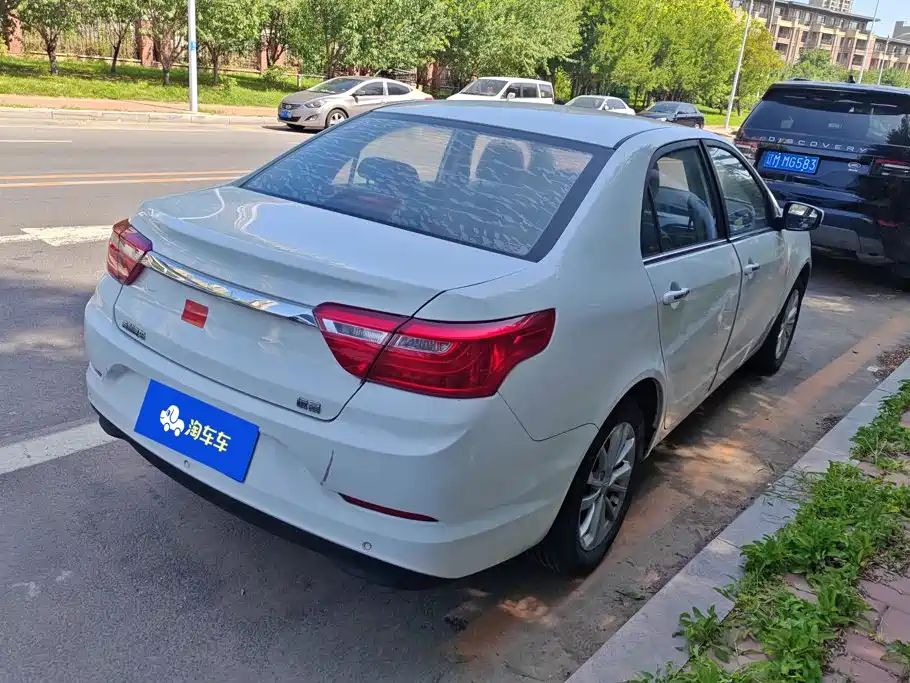 Фото 3 - Geely Vision