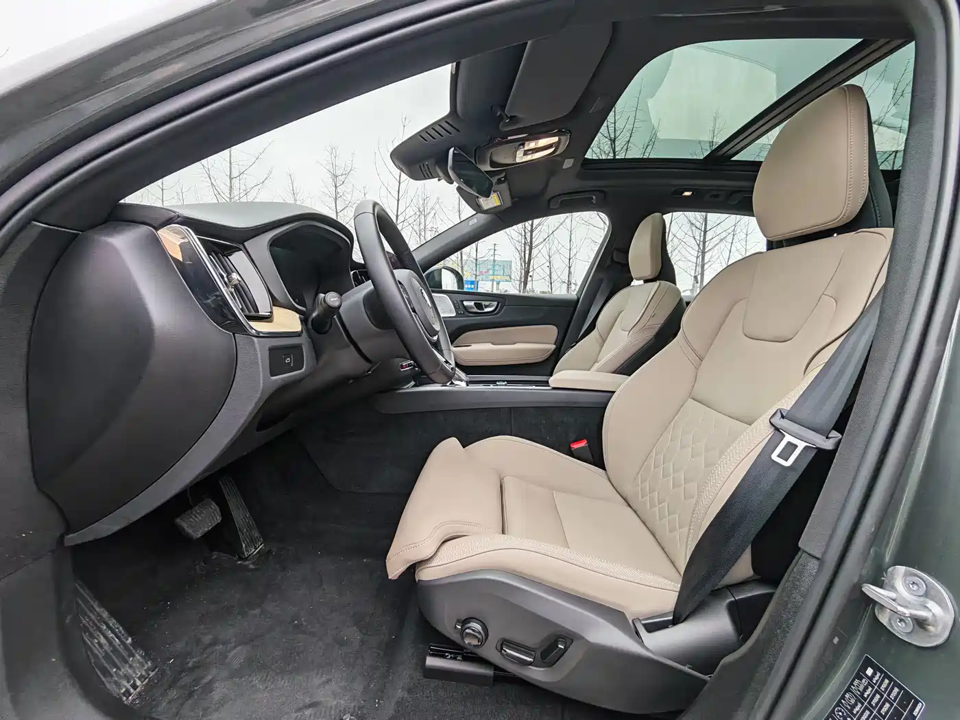 Volvo XC60 2026 B5 AWD Zhiyuan Sport Edition фото 25