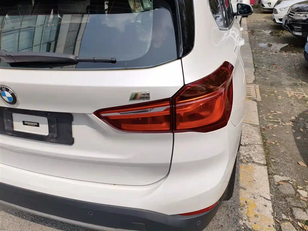 BMW X1 2018 sDrive20Li Leading Model фото 8