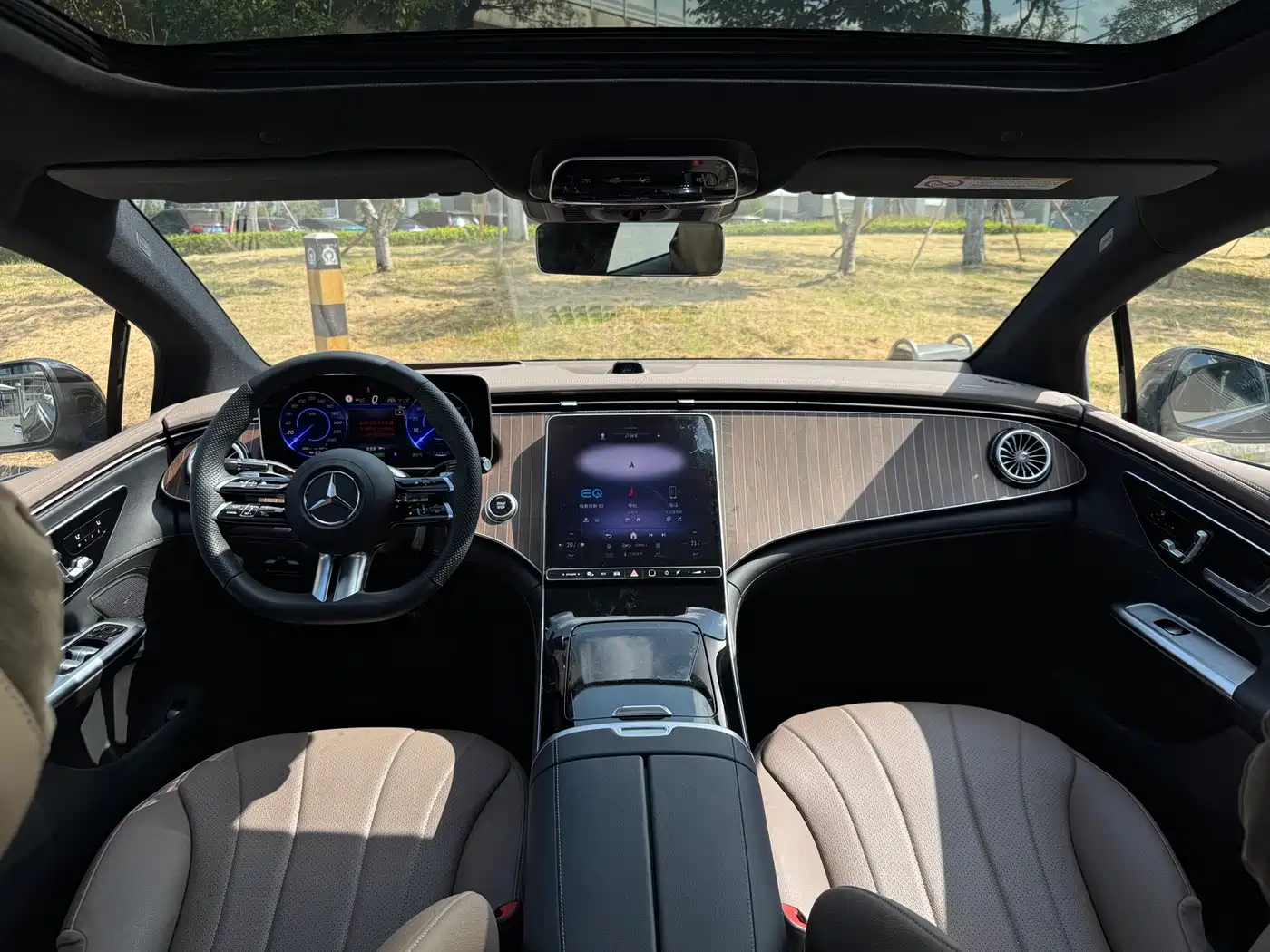 Mercedes-Benz EQE 2025 2025 Model 500 4MATIC Luxury Edition