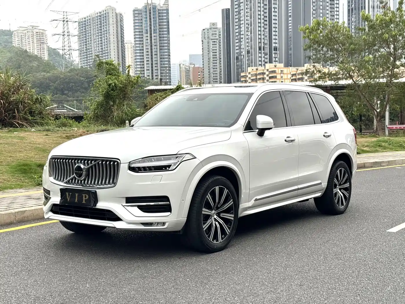 VOLVO XC90