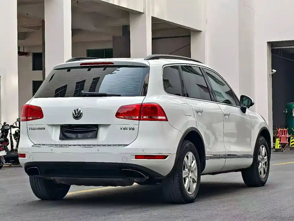 Volkswagen Touareg 2015 2011 3.0TSI Standard