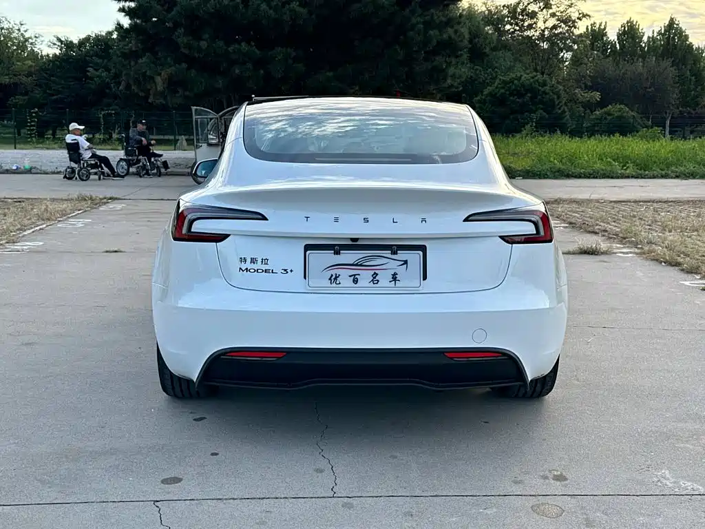 Фото 5 - Tesla Model 3