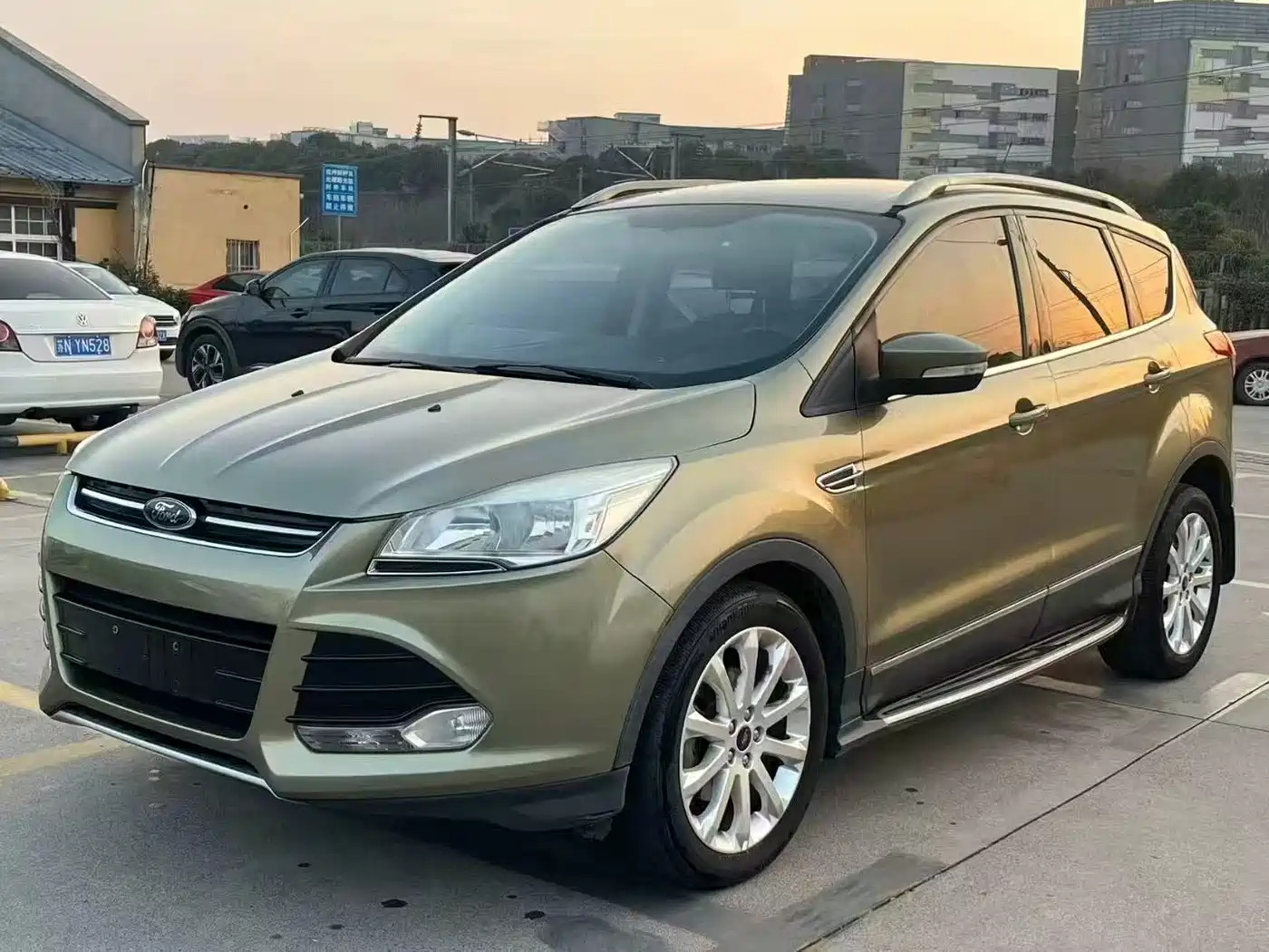 Photo 1 - Ford Kuga
