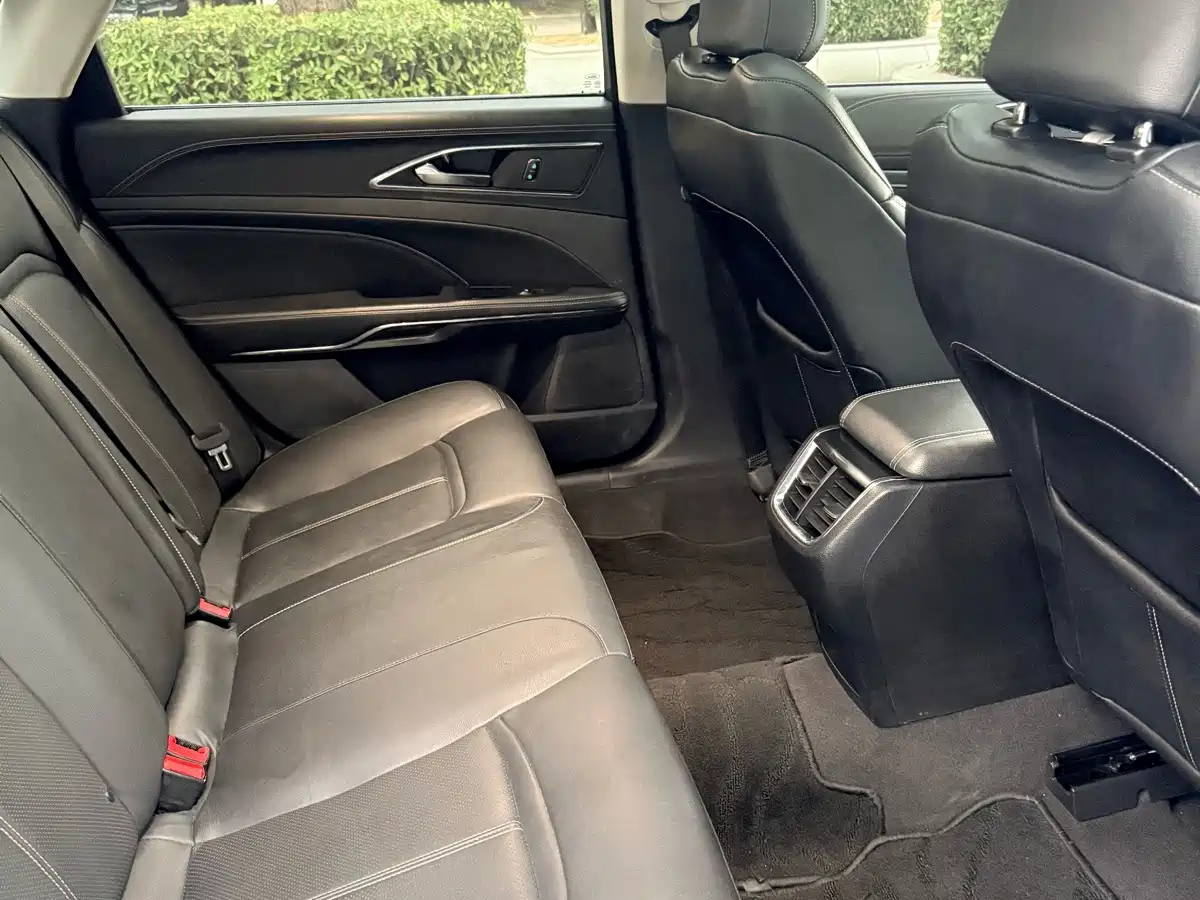 Фото 9 - Ford Taurus