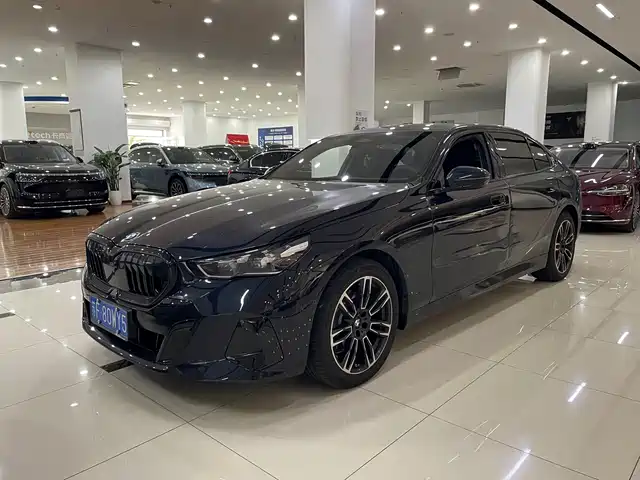 BMW 5 Series 2026 Model Year Facelift 525Li M Sport Package — фото 1