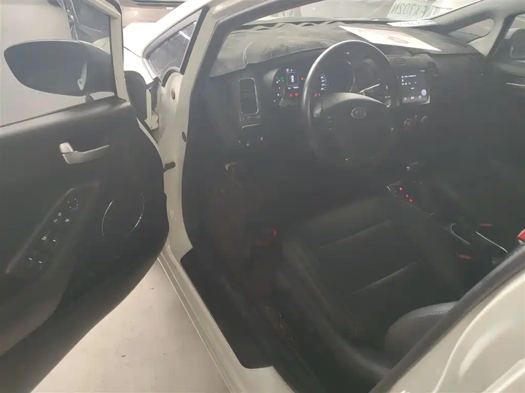 Kia K3 2017 1.6L Automatic 15th Anniversary Special GLS фото 12