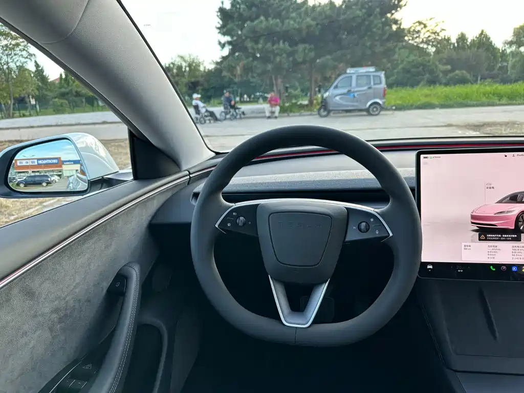 Фото 19 - Tesla Model 3