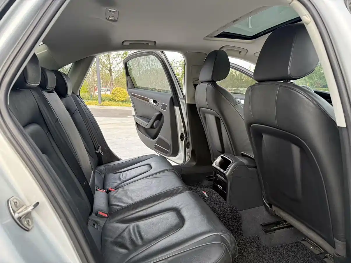 Audi A4L 2012 2.0 TFSI Auto Standard фото 6