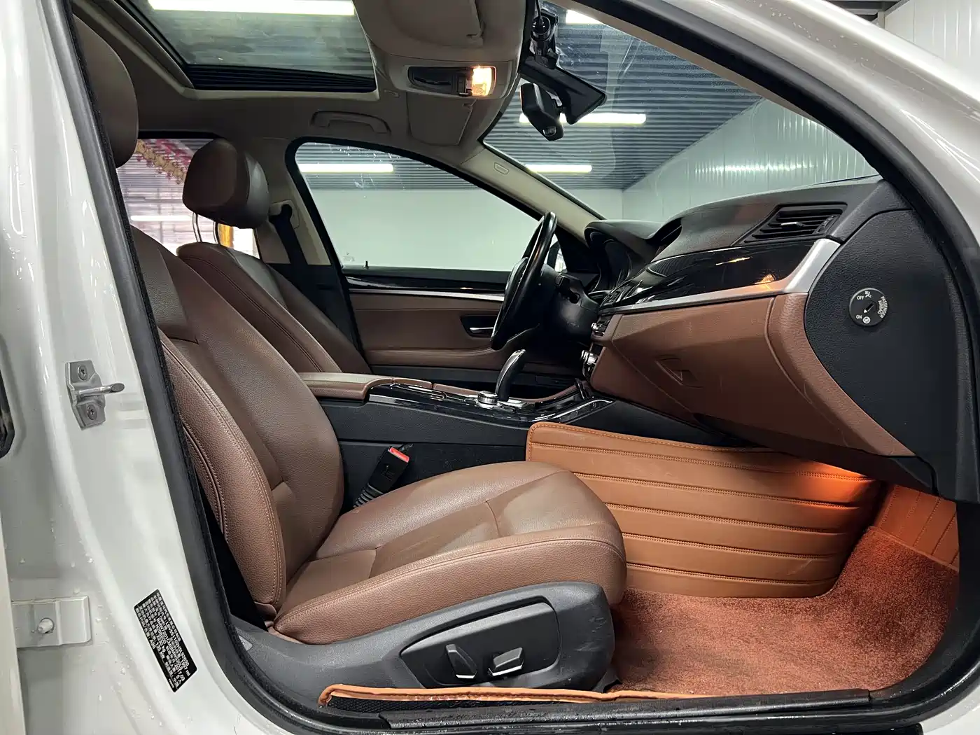 BMW 5 Series 2017 520Li Classic Edition фото 9