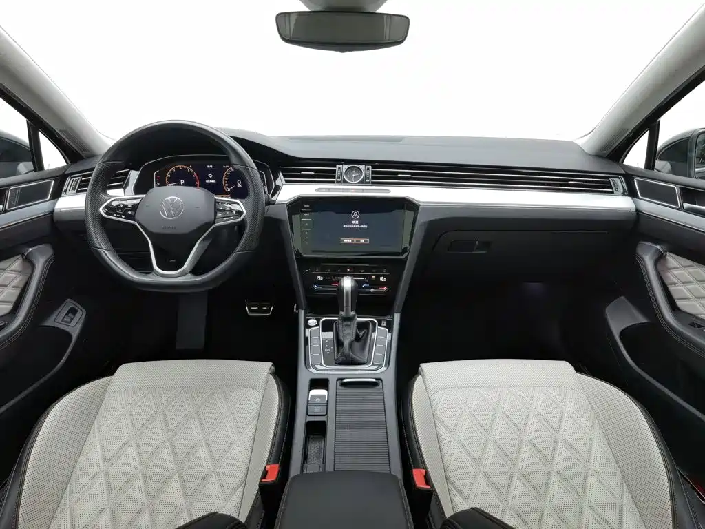 Photo 5 - Volkswagen Magotan