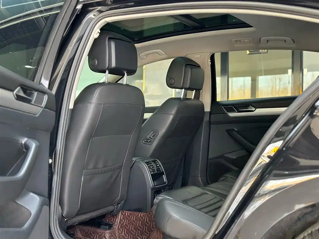 Volkswagen Magotan 2019 330TSI DSG Leading China V фото 15
