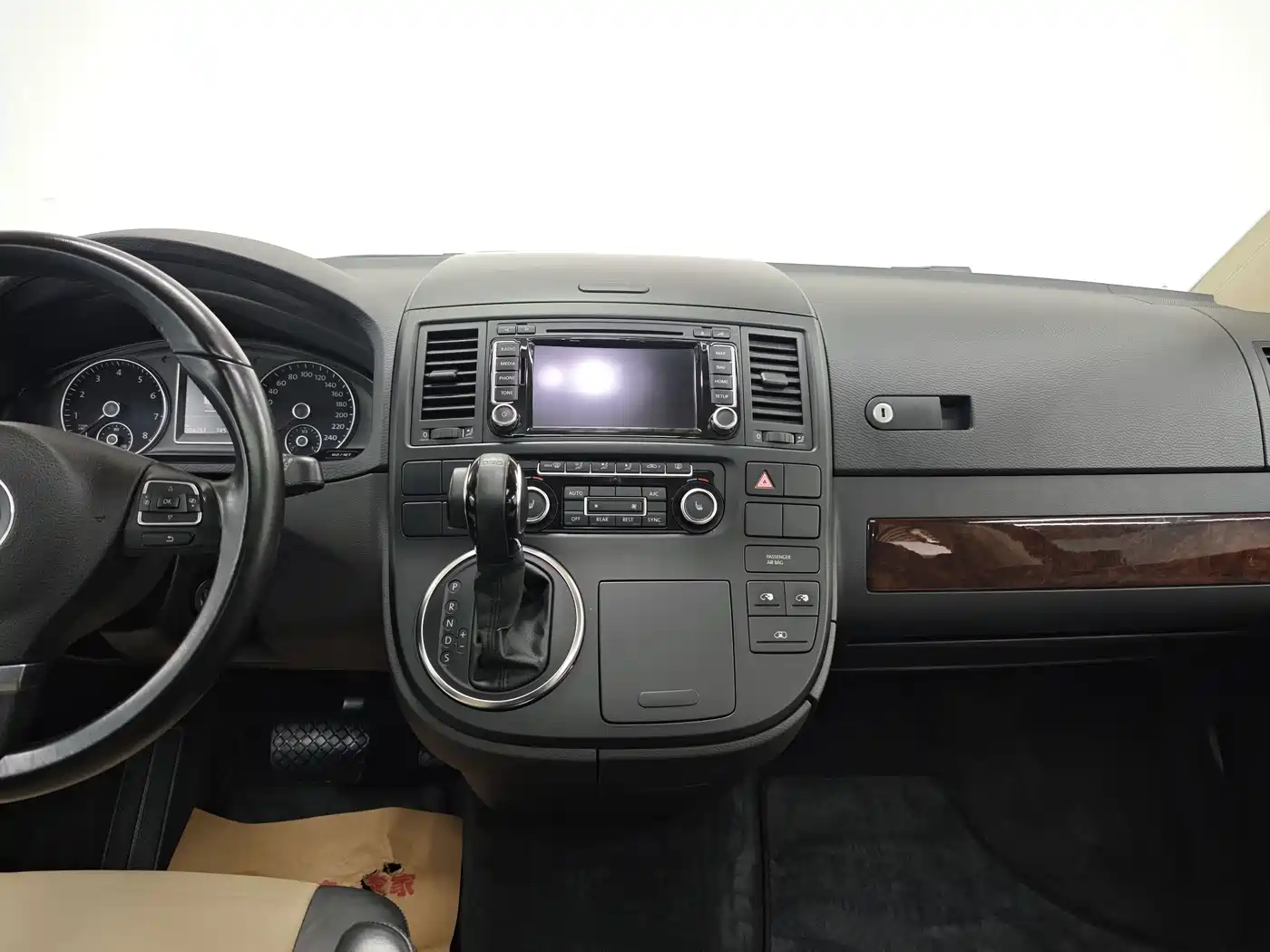 Volkswagen Multivan 2015 2012 2.0TSI 4WD Premium