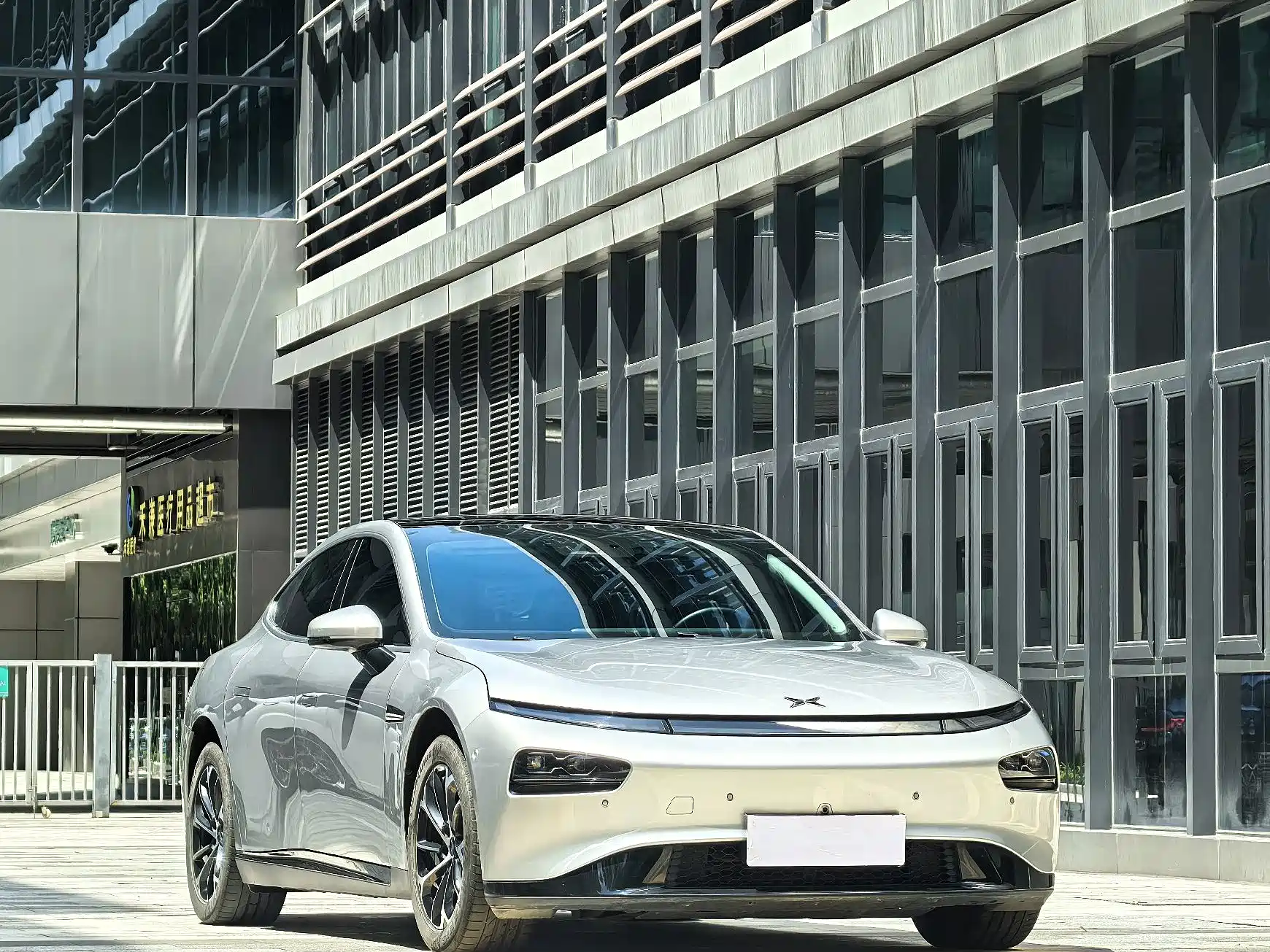 Фото 3 - XPeng P7
