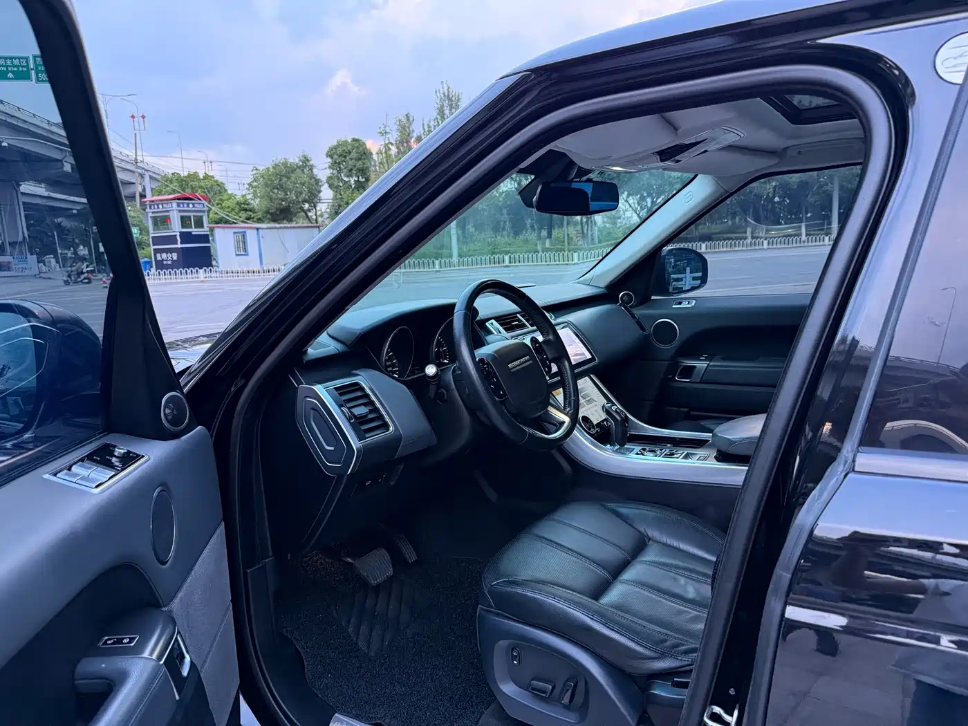 Фото 8 - Land Rover Range Rover Sport