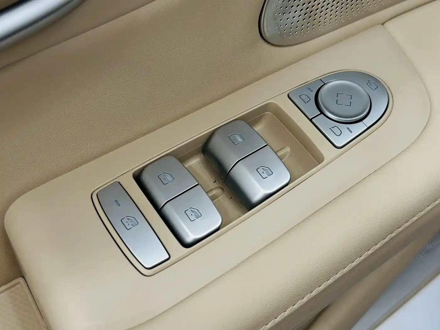 AITO Wenjie AITO M5 2025 Extended Range Ultra AWD фото 15