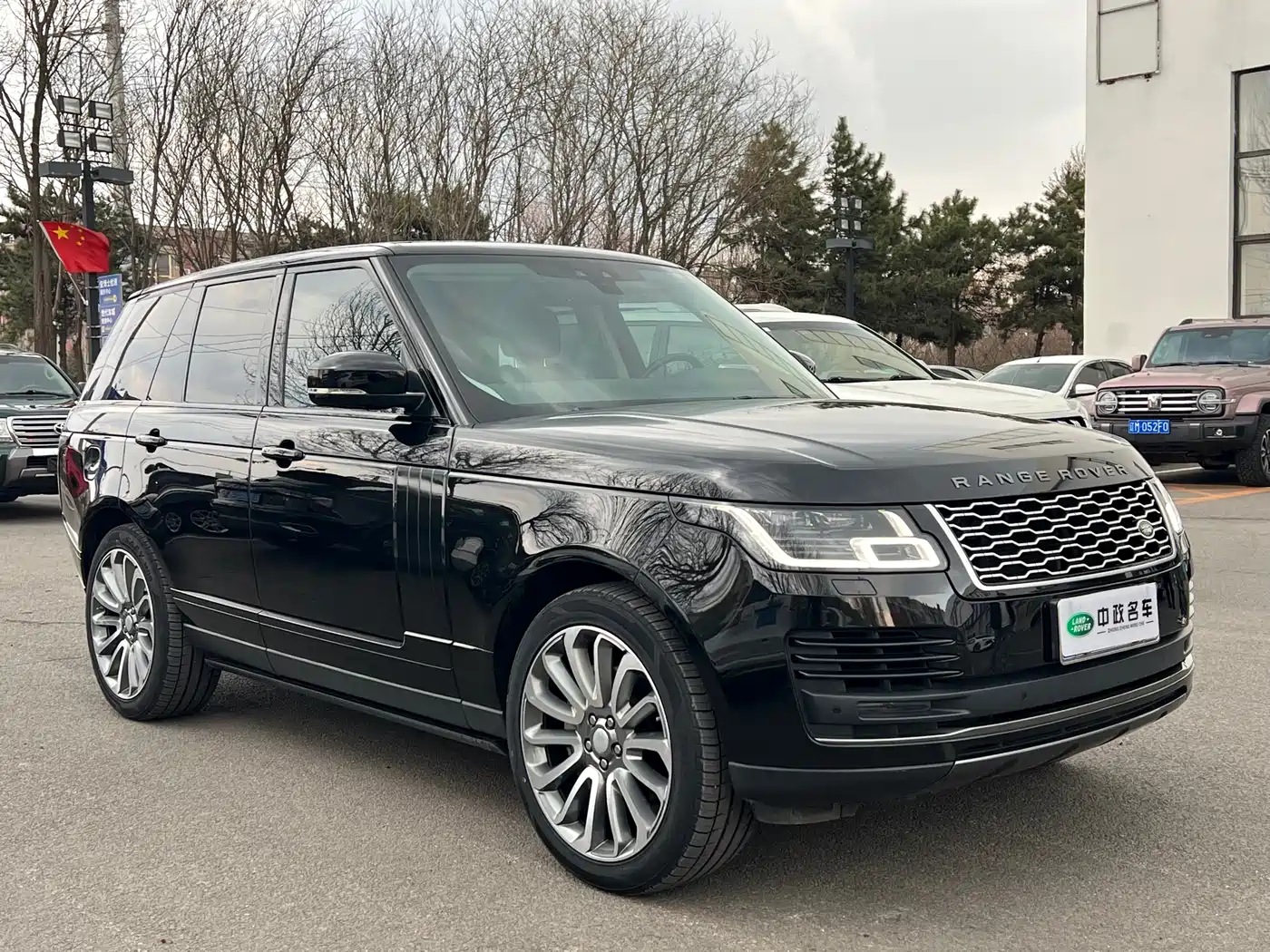 Land Rover Range Rover 2018 3.0 SC V6 Golden Age Edition фото 3