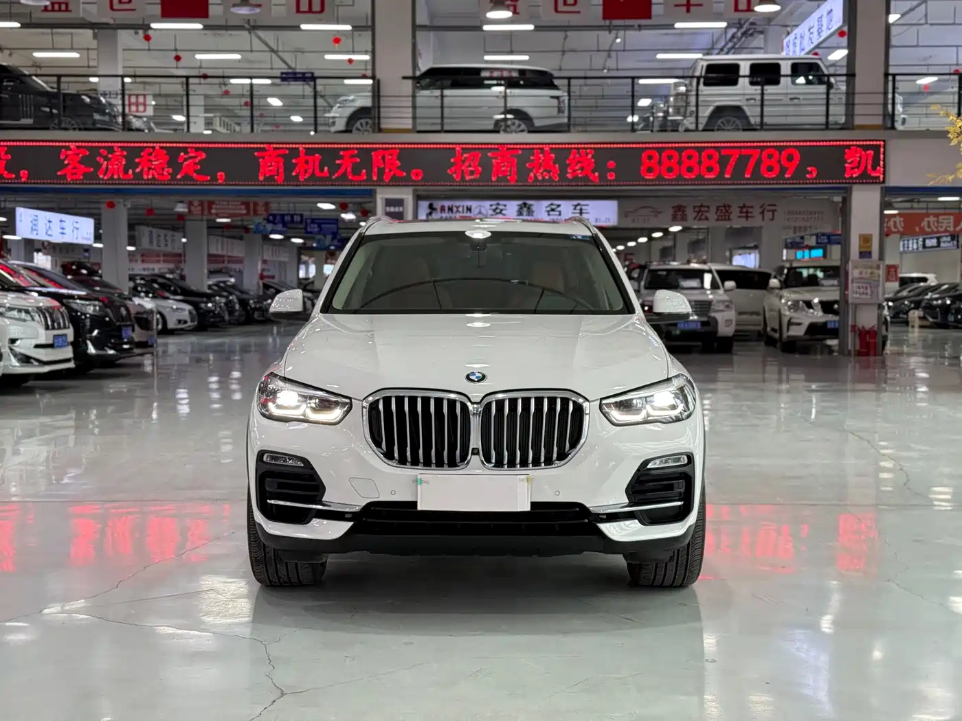 BMW X5 (Import) 2020 xDrive40i M Sport Package фото 2
