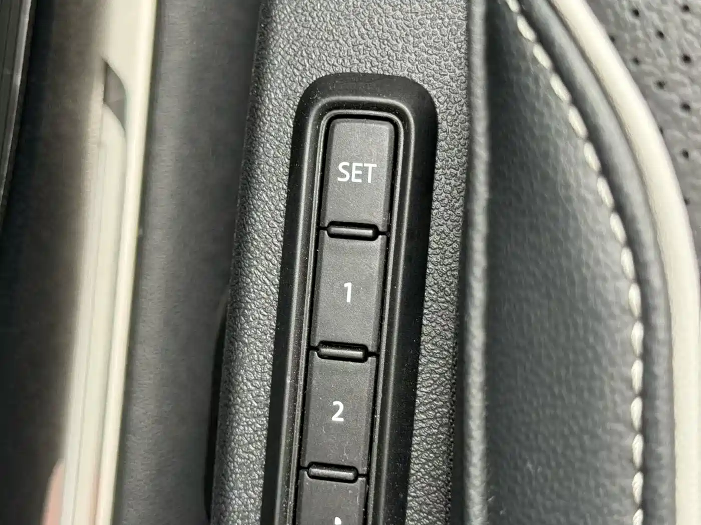Volkswagen Passat 2022 380TSI Flagship Edition фото 7