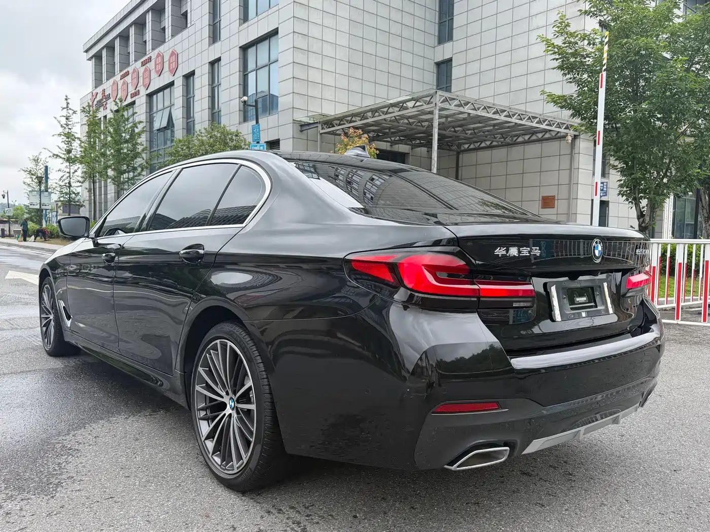 BMW 5-SERIES