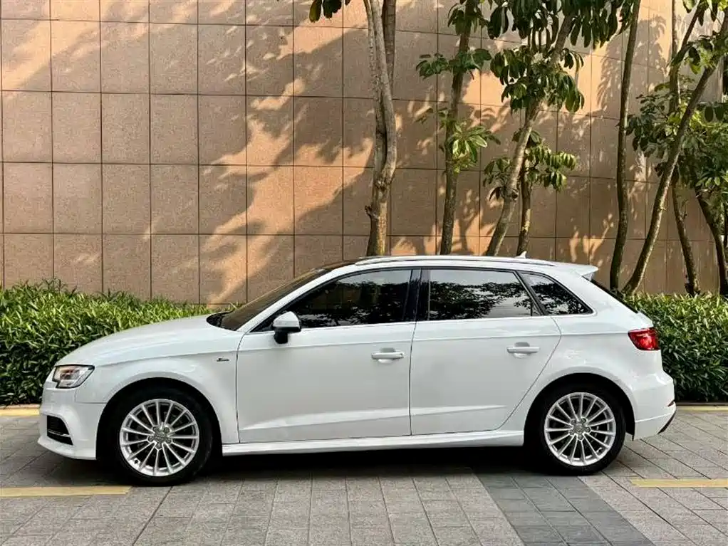 Audi A3 2017 Sportback 35 TFSI Fashion фото 3