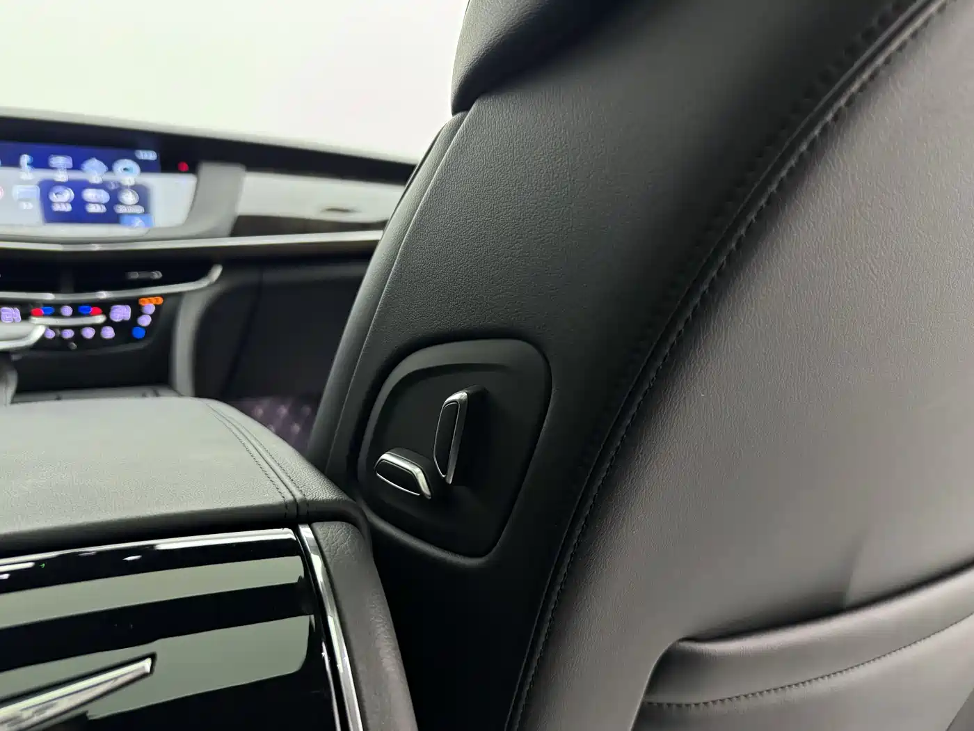 Cadillac CT6 2017 28T Luxury фото 28